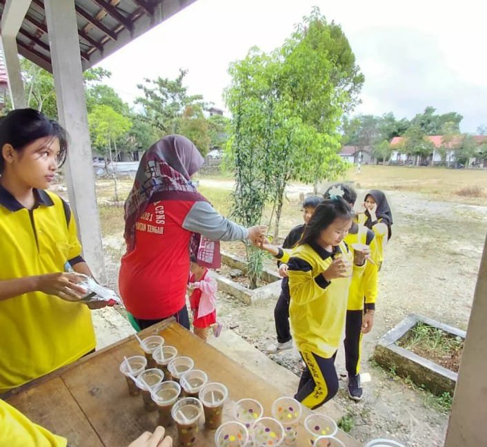 Pemberian makanan tambahan untuk siswa (2)