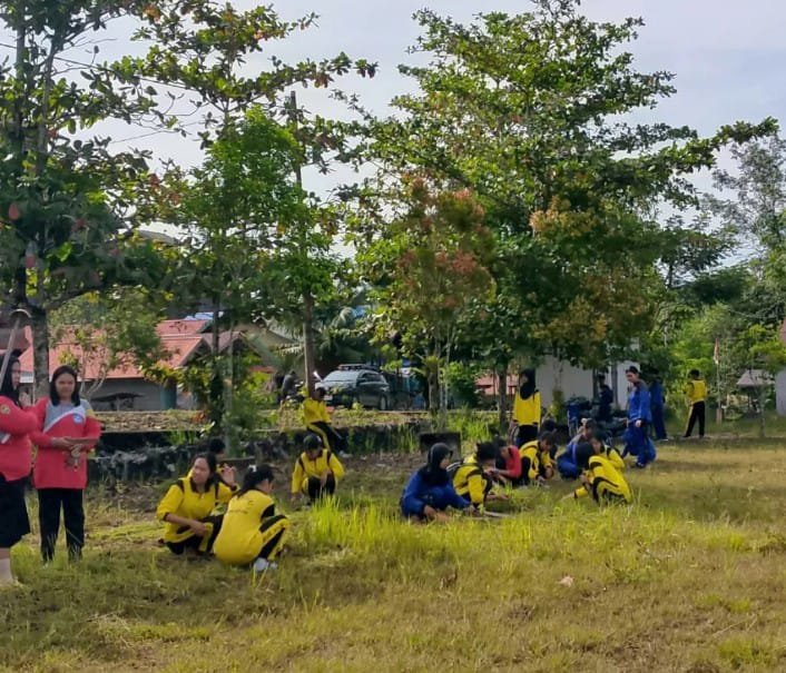 Kegiatan Aksi Bersih Sekolah 