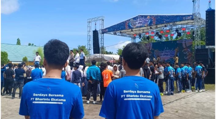 mengikuti festival olahraga dan seni SMA/SMK pelajar se kalimantan tengah di palangkaraya (1)